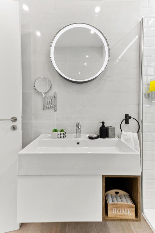 Dreamy 2 Bed Apartment By The Sea Paphos Buitenkant foto